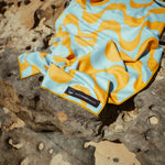 Copacabana Lemon - Sandabweisendes Strandtuch mit Geheimfach - WOODSANDWAVES