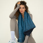 Blue Rebel - Sporthandtuch mit Magnet & Zipper-Tasche - WOODSANDWAVES