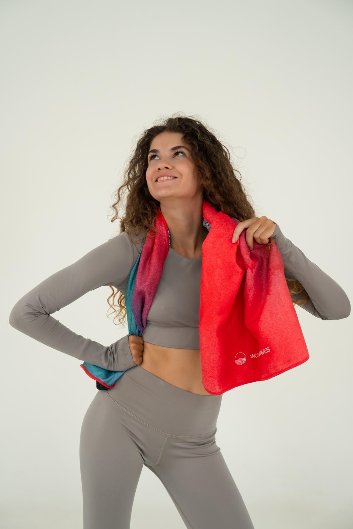 Active Flow - Sporthandtuch mit Magnet & Zipper-Tasche - WOODSANDWAVES