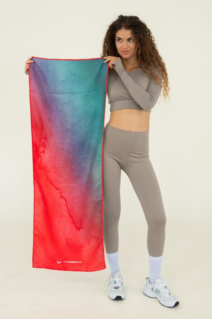 Active Flow - Sporthandtuch mit Magnet & Zipper-Tasche - WOODSANDWAVES