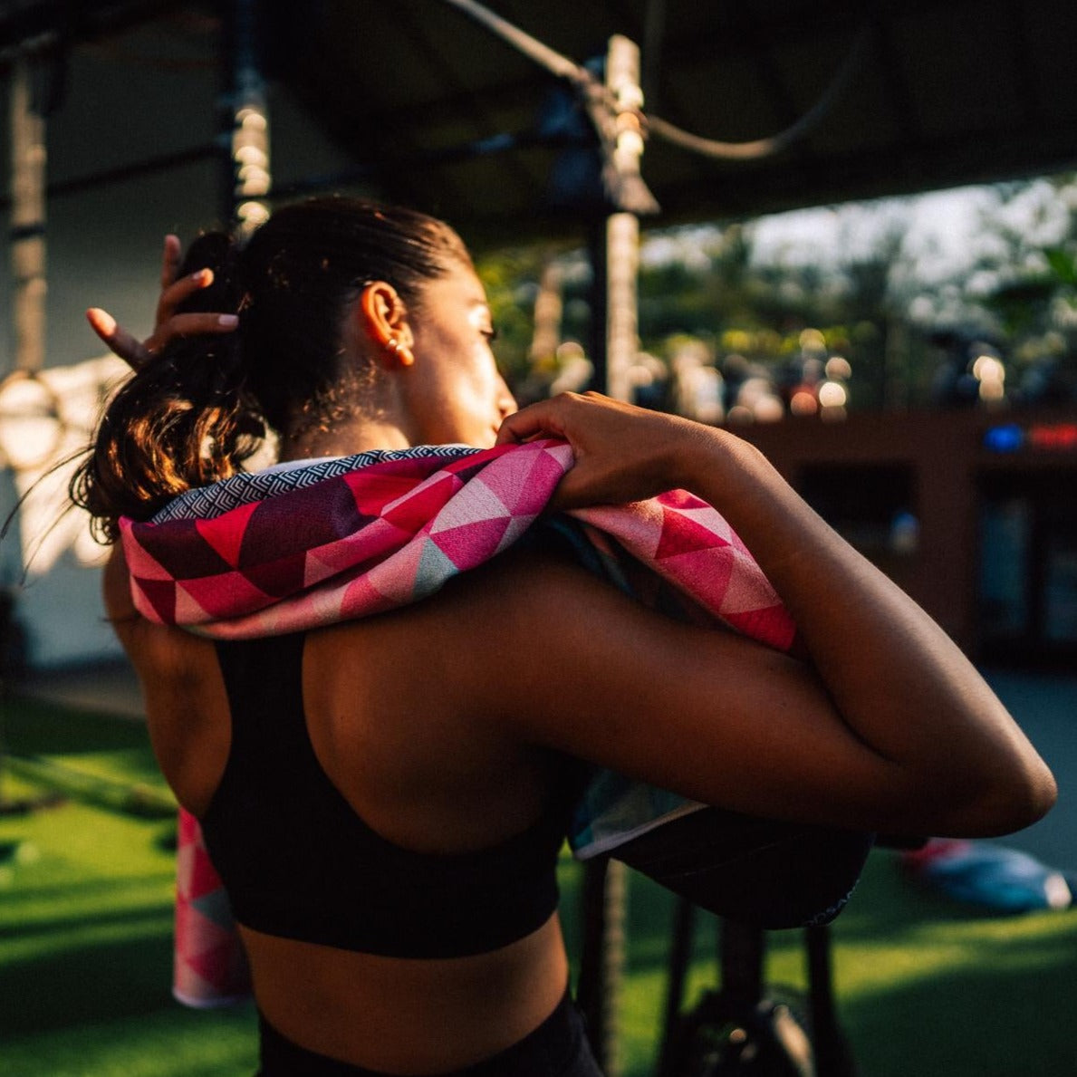 Kaleidoscope - Sporthandtuch mit Magnet & Zipper-Tasche - WOODSANDWAVES