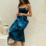 Strandhandtuch in marinblau - schnelltrocknend - WOODSANDWAVES