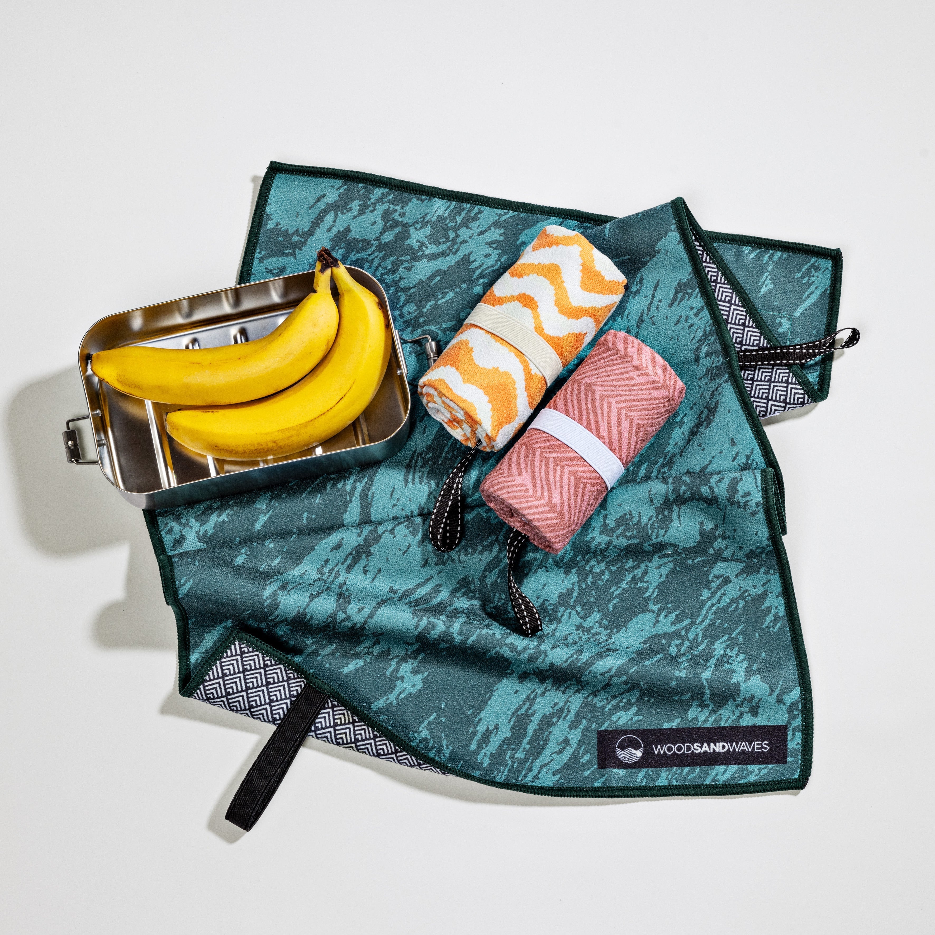 Natural Flow - Ultra-leichtes Outdoor-und Wanderhandtuch  - 80cm x 40cm - WOODSANDWAVES