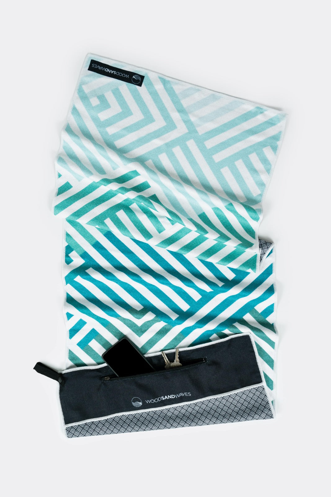 Mint Relaxation - Sporthandtuch mit Magnet & Zipper-Tasche - WOODSANDWAVES