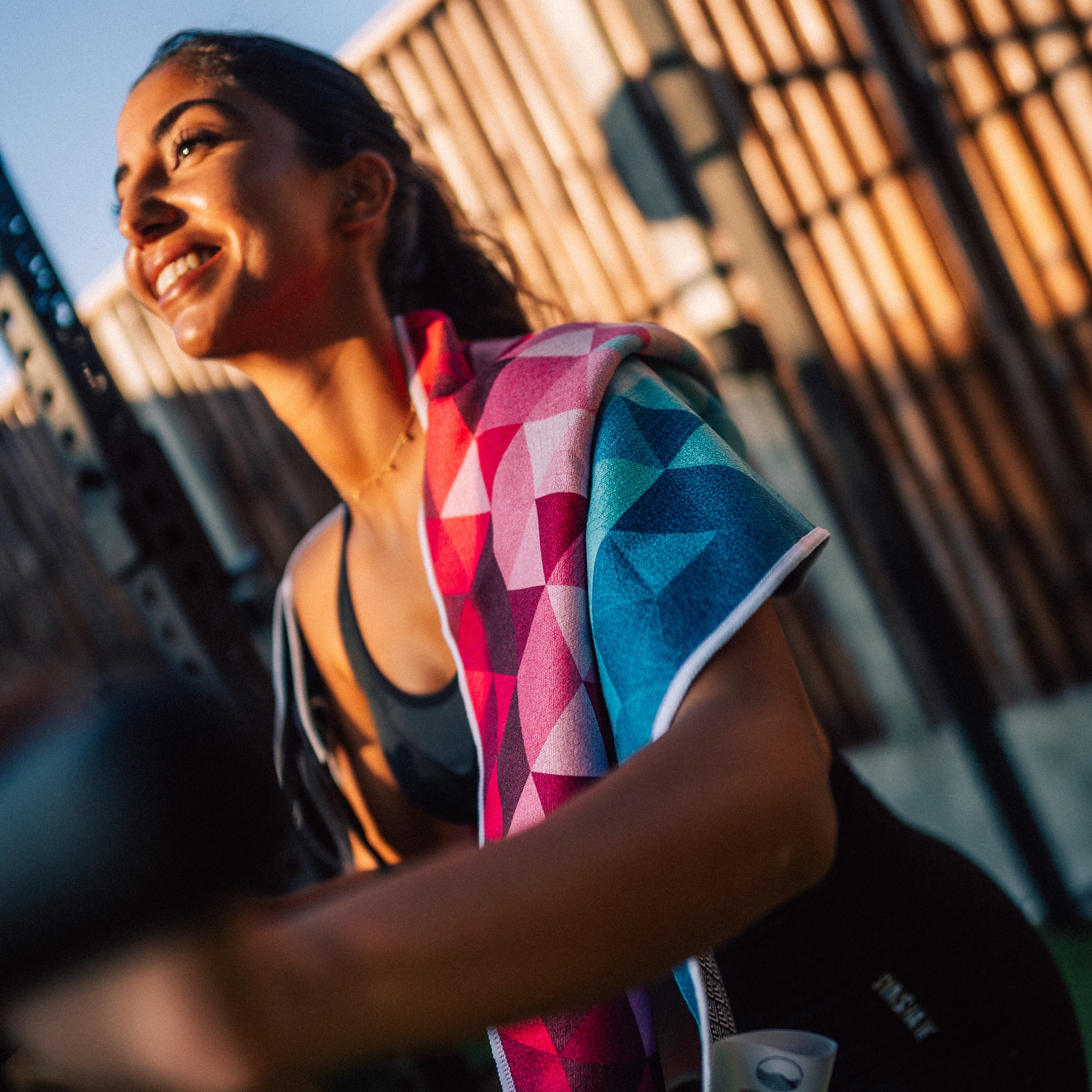 Kaleidoscope - Sporthandtuch mit Magnet & Zipper-Tasche - WOODSANDWAVES