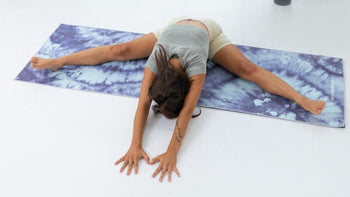 Warum Yoga-Handtücher zum Standard für Yoga & Pilates werden - und warum eine besesere Hygiene  & mehr Komfort beim Yoga wichtig sind - woodsandwaves.co