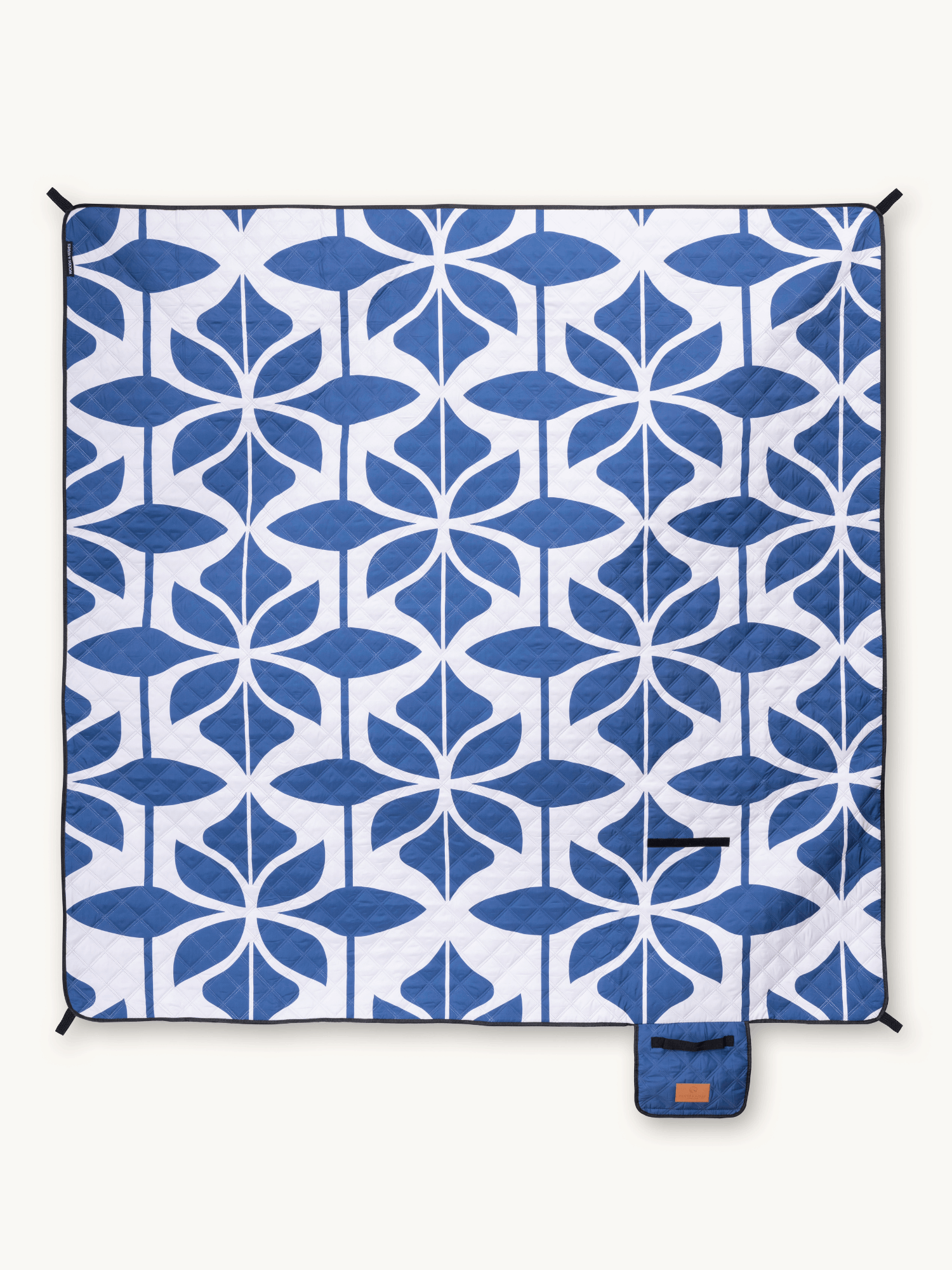 Indigo Bloom - Picknick- und Stranddecke (isoliert) 200 x 200 cm - XXL Picknickmatte aus recyceltem PET - wasserdicht und wärmend
