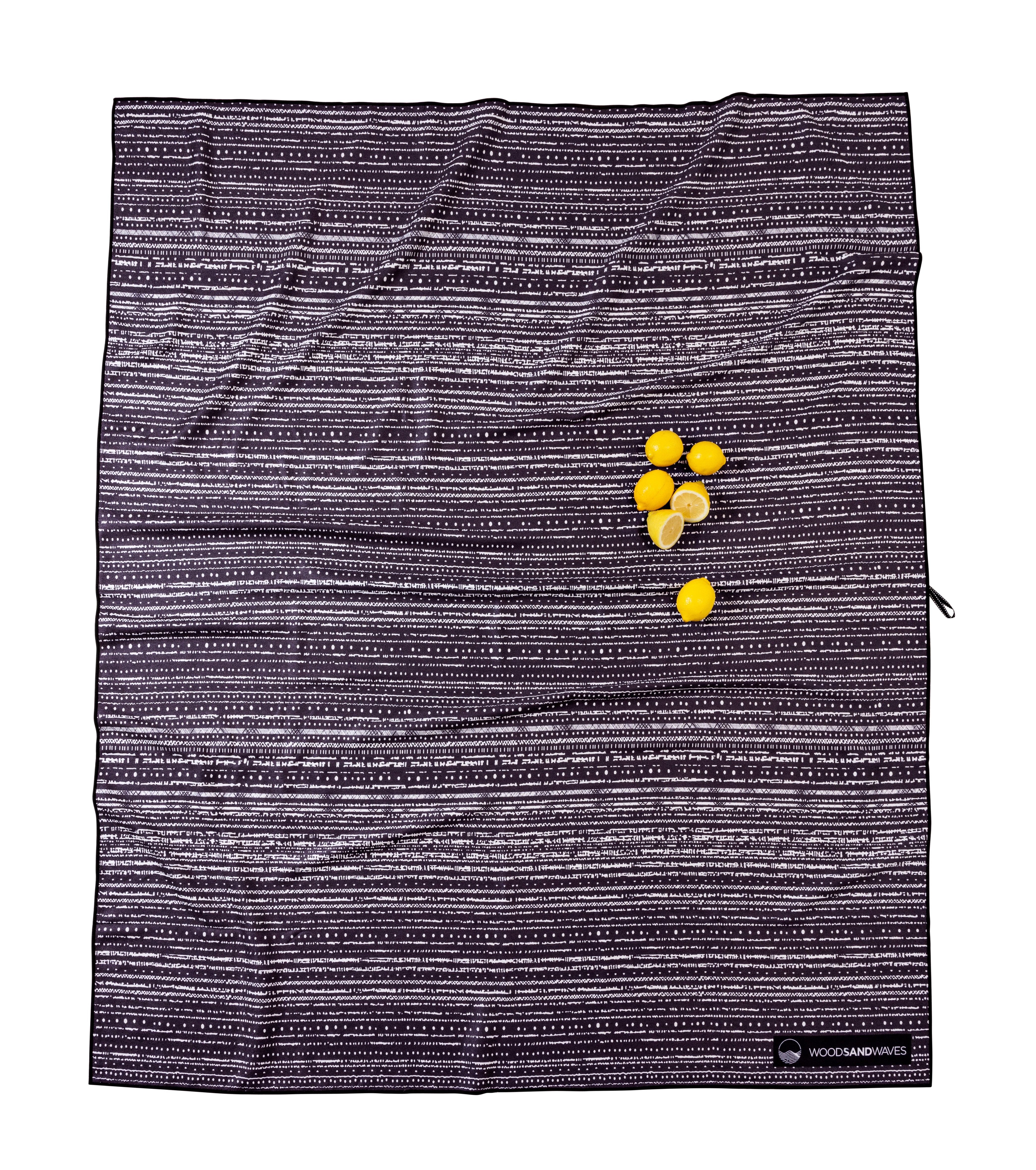 Dark Mind - Stranddecke XXL - 180cm x 160cm - leicht, kompakt & sandabweisend - WOODSANDWAVES