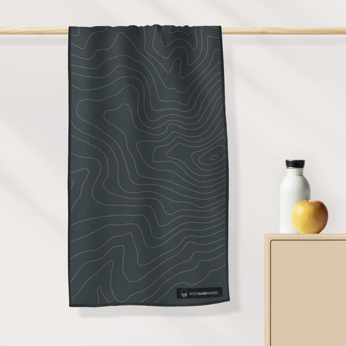 Mountain Map - Ultra-leichtes Outdoor-und Wanderhandtuch  - 80cm x 40cm - WOODSANDWAVES