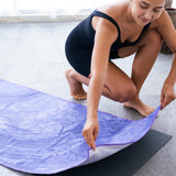 Flowing Harmony - Rutschfestes Yoga-Handtuch mit Silikon-Noppen
