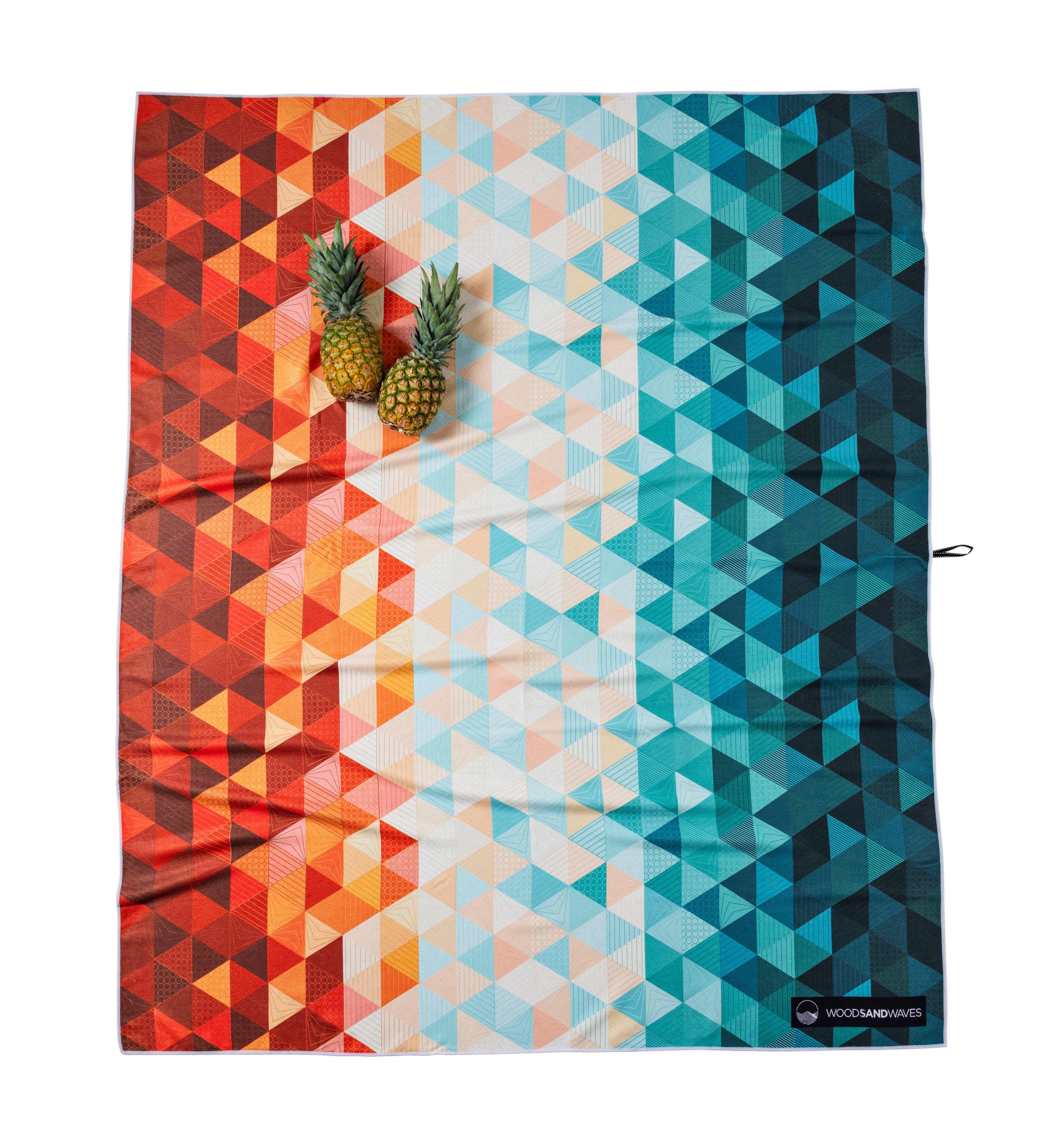 Kaleidoscope Orange - Stranddecke XXL - 180cm x 160cm - leicht, kompakt & sandabweisend - WOODSANDWAVES