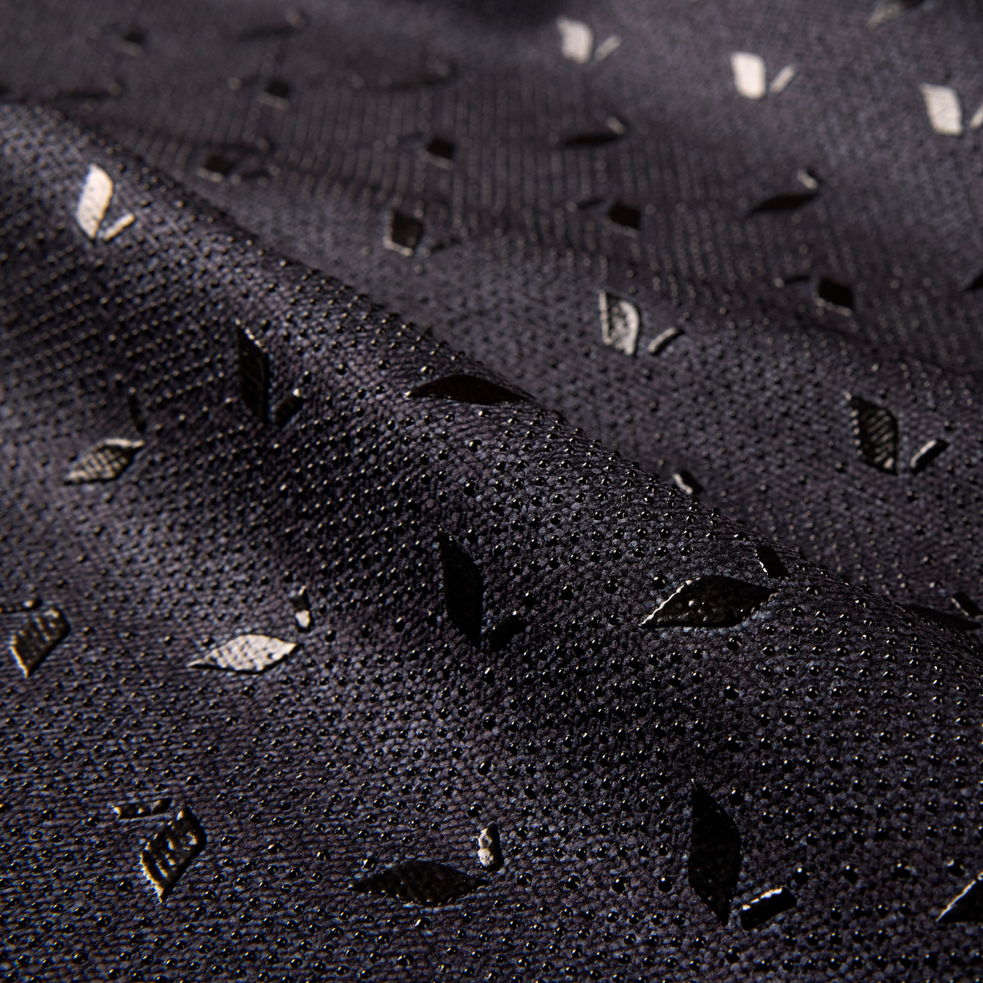 Sporthandtuch mit Magnet & Zipper-Tasche - Premium Grip 2.0 - WOODSANDWAVES