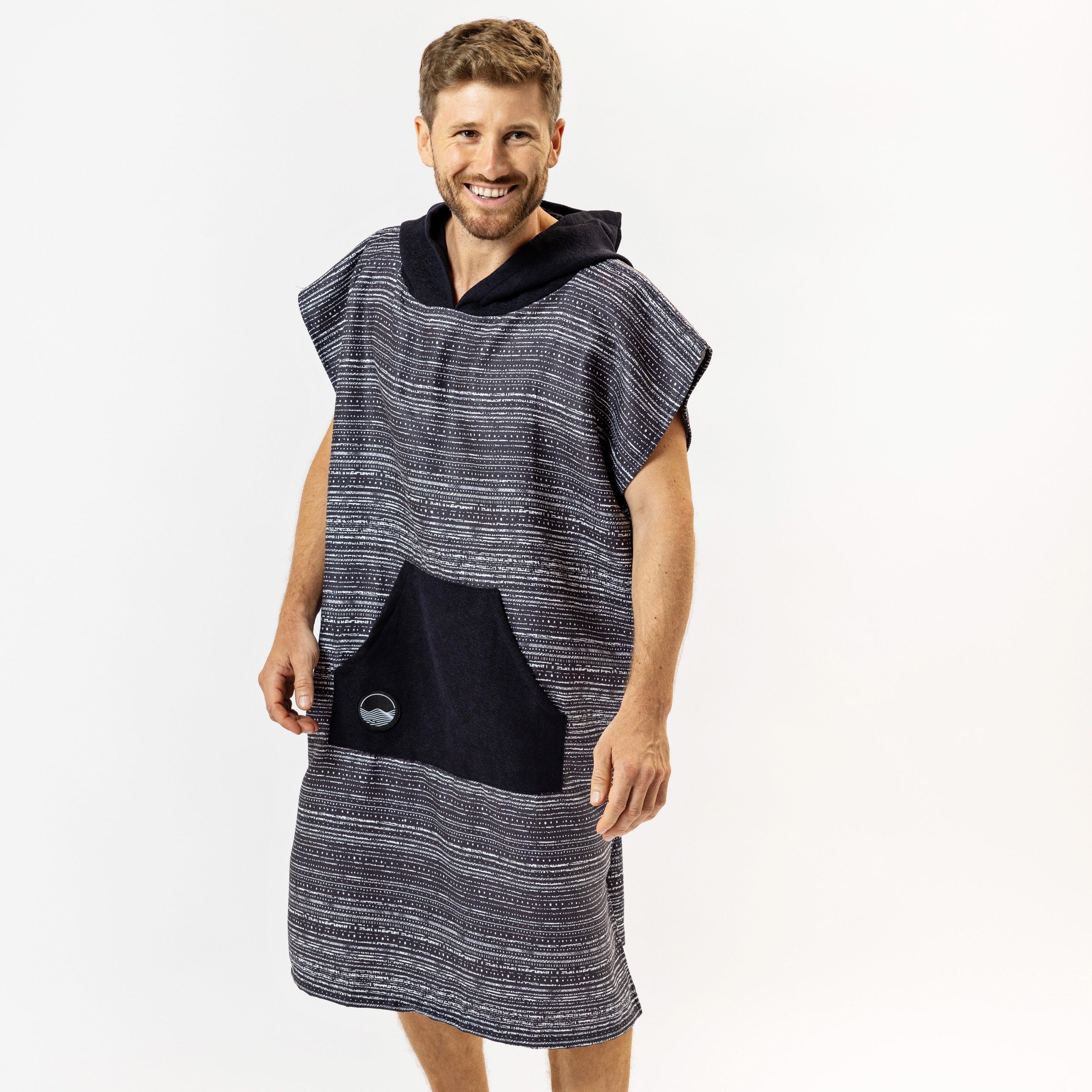 Surf-Poncho Dark Mind - für Frauen & Männer - aus schnelltrocknender und ultra-leichter Mikrofaser - WOODSANDWAVES