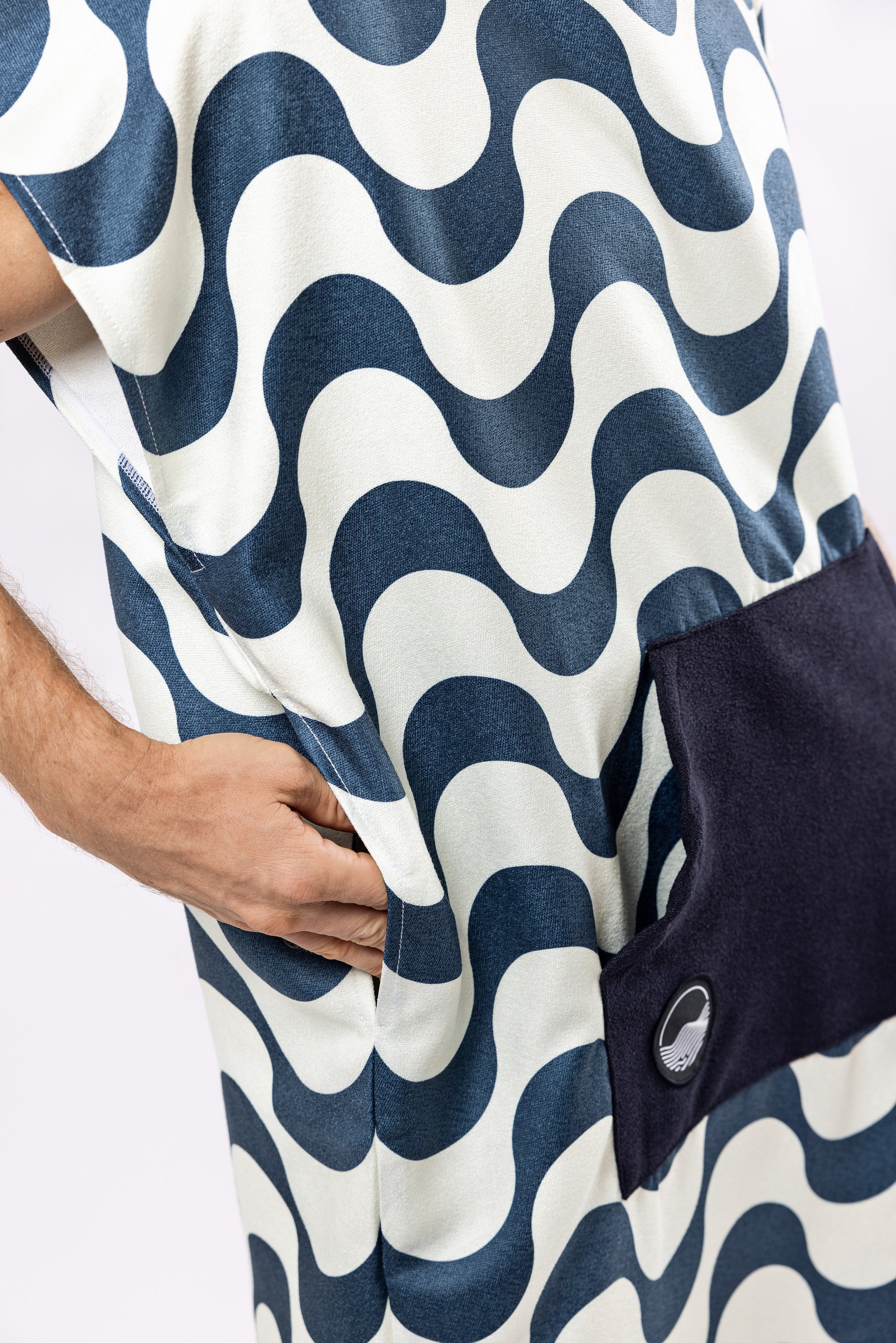 Surf-Poncho Copacabana - für Frauen & Männer - aus schnelltrocknender und ultra-leichter Mikrofaser - WOODSANDWAVES