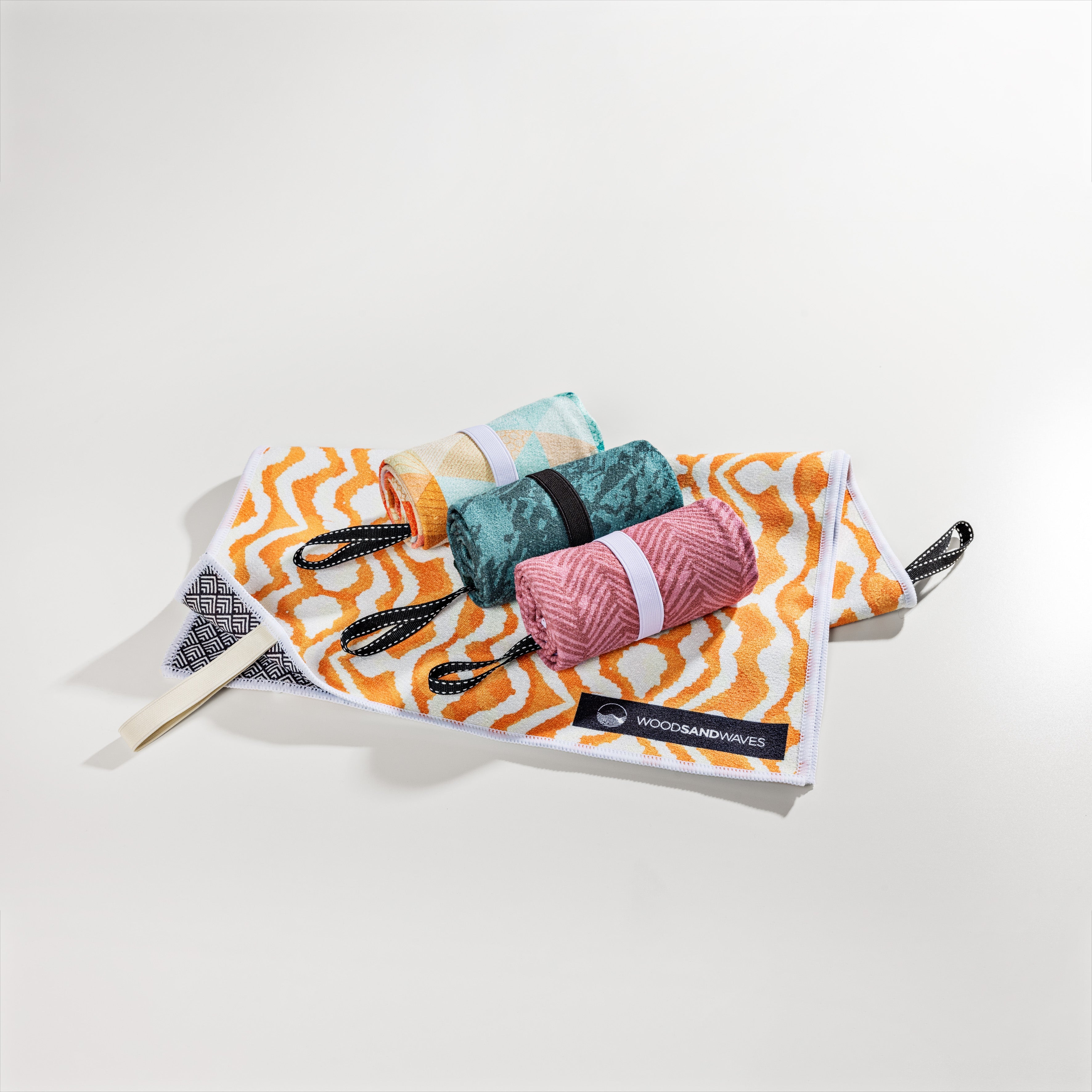 Green Energy Flow - Ultra-leichtes Outdoor-und Wanderhandtuch  - 80cm x 40cm - WOODSANDWAVES