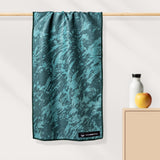 Green Energy Flow - Ultra-leichtes Outdoor-und Wanderhandtuch  - 80cm x 40cm - WOODSANDWAVES