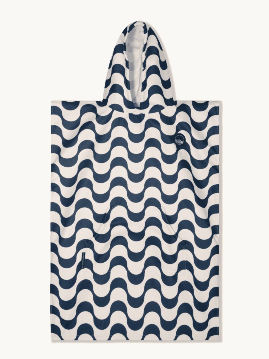 Badeponcho für Kinder (120cm - 150cm) - sanft zur Haut & extra schnell wieder trocken - aus Premium Mikrofaser - Copacabana - (ca. 6 - 12 Jahre) - woodsandwaves.co