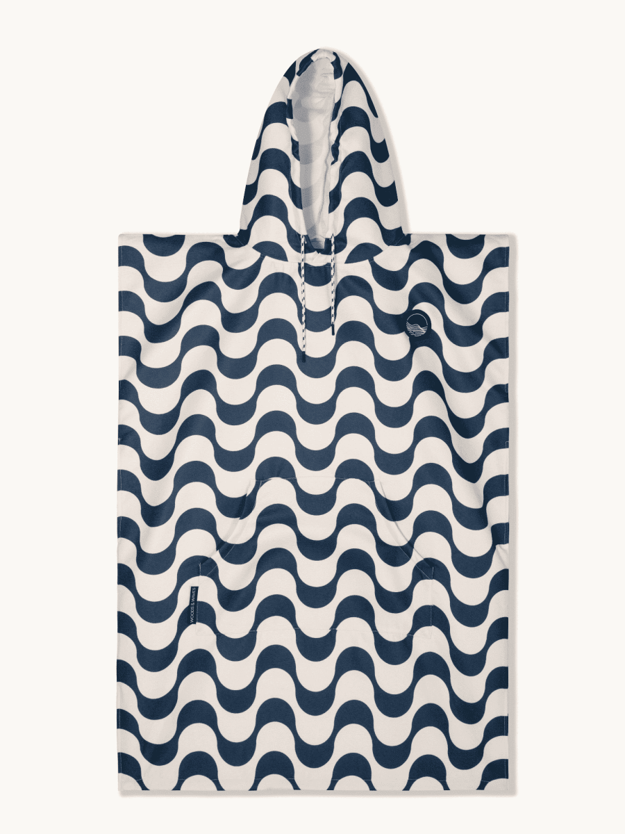 Badeponcho für Kinder (120cm - 150cm) - sanft zur Haut & extra schnell wieder trocken - aus Premium Mikrofaser - Copacabana - (ca. 6 - 12 Jahre) - woodsandwaves.co