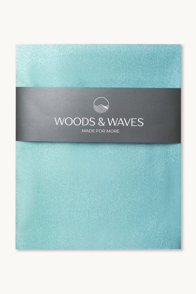 Calm Cruise Pace - Sporthandtuch mit Magnet & Zipper-Tasche - woodsandwaves.co