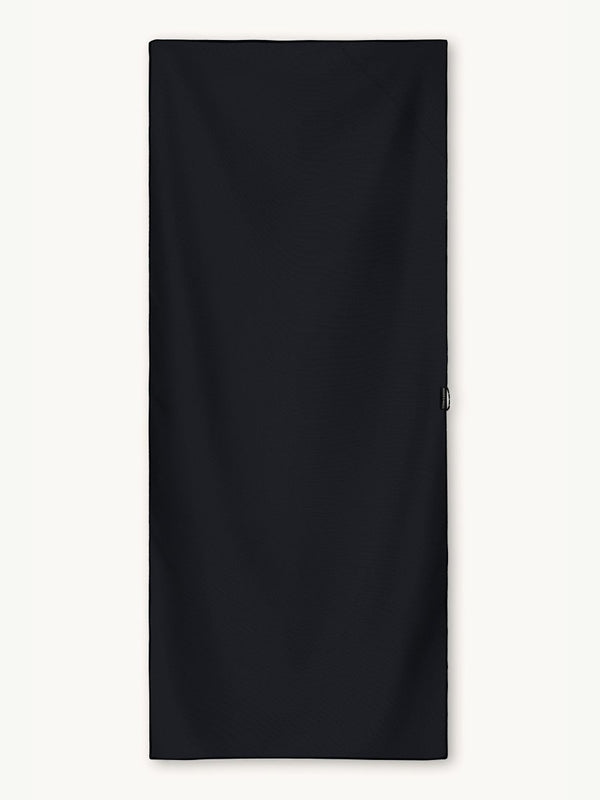 Clear Black - Schnelltrocknendes Reise - und Strandtuch mit Geheimfach - woodsandwaves.co