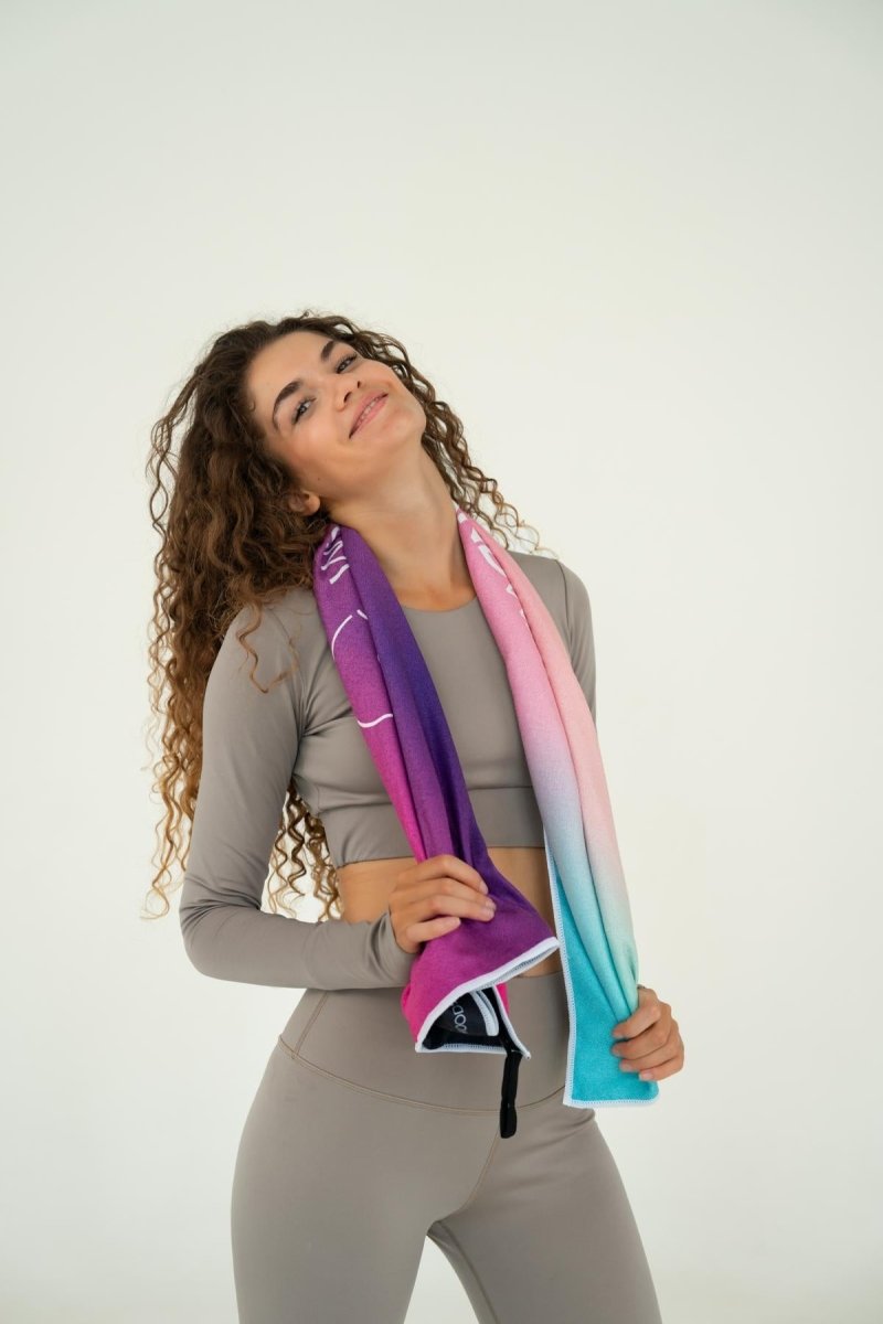 Colourful Temptation - Sporthandtuch mit Magnet & Zipper - Tasche - woodsandwaves.co