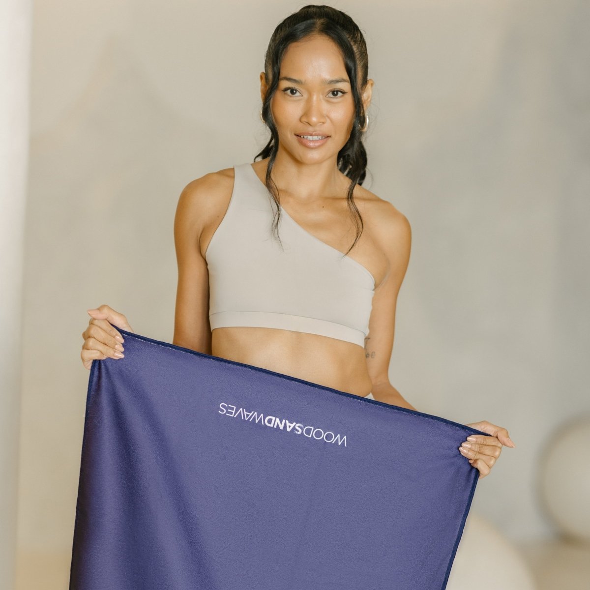 Eclipse - Rutschfestes Yoga - Handtuch mit Silikon - Noppen - woodsandwaves.co