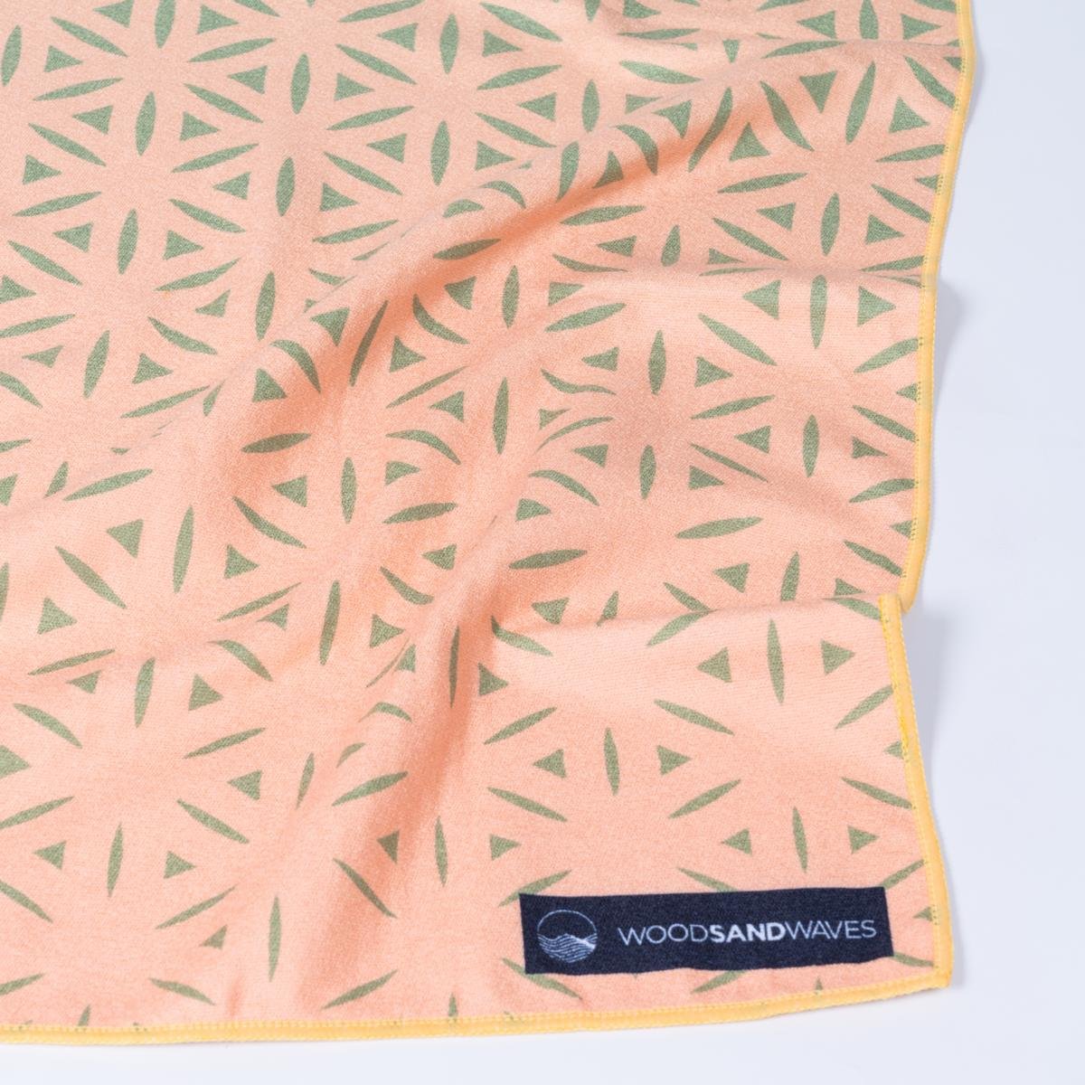 Flower of Life - Rutschfestes Yoga - Handtuch mit Silikon - Noppen - woodsandwaves.co