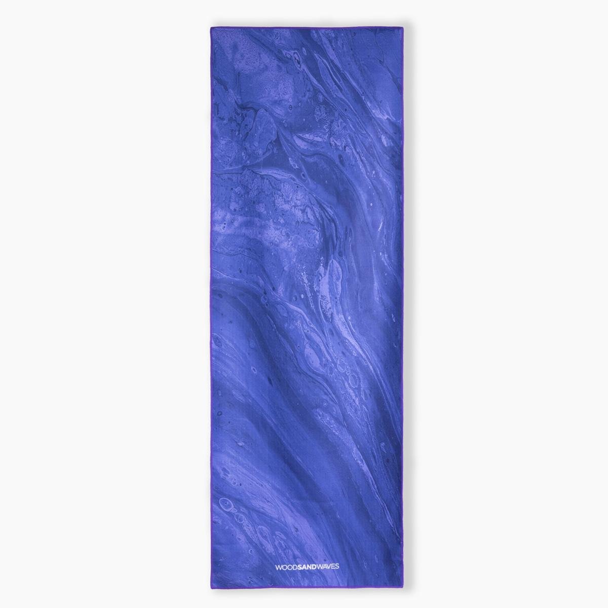 Flowing Harmony - Rutschfestes Yoga - Handtuch mit Silikon - Noppen - woodsandwaves.co