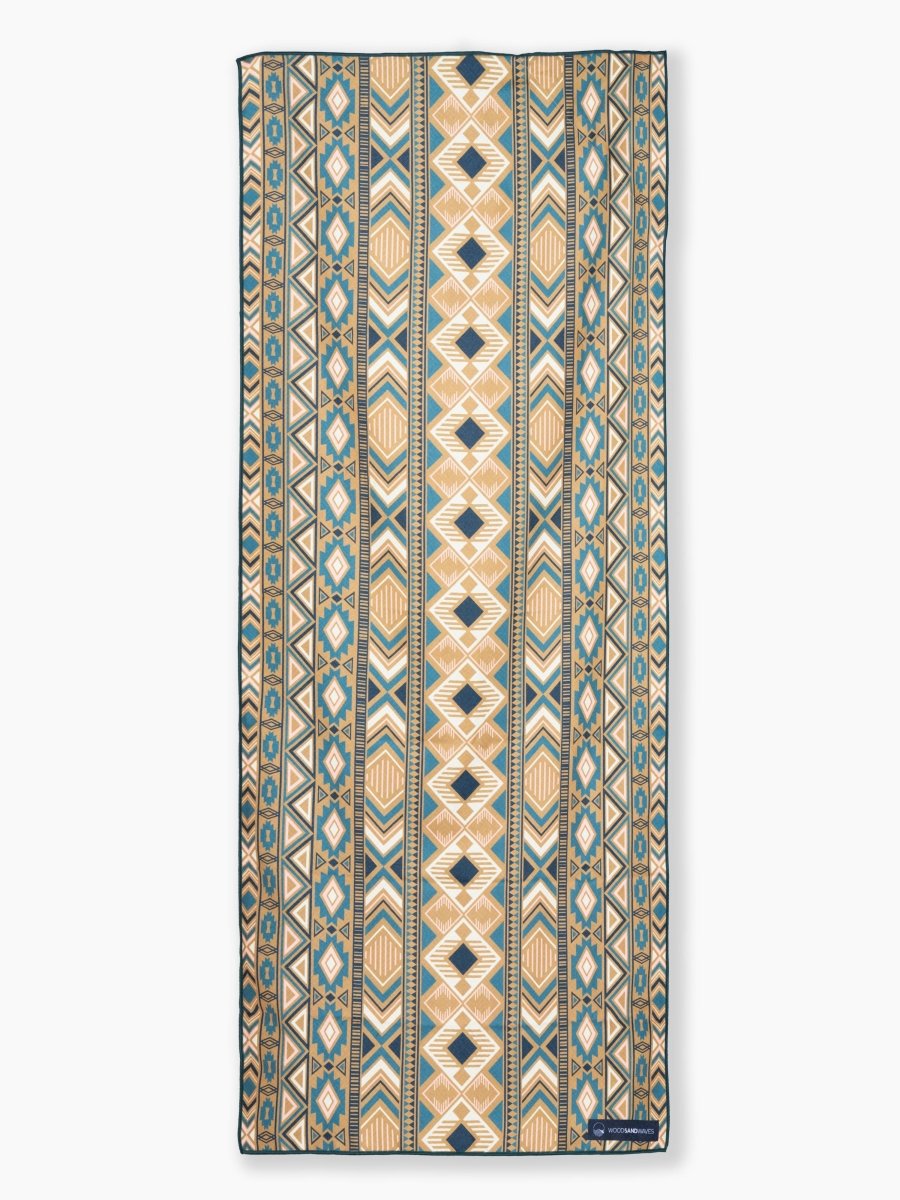 Golden Treasure - Schnelltrocknendes Reise - und Strandtuch mit Geheimfach - woodsandwaves.co