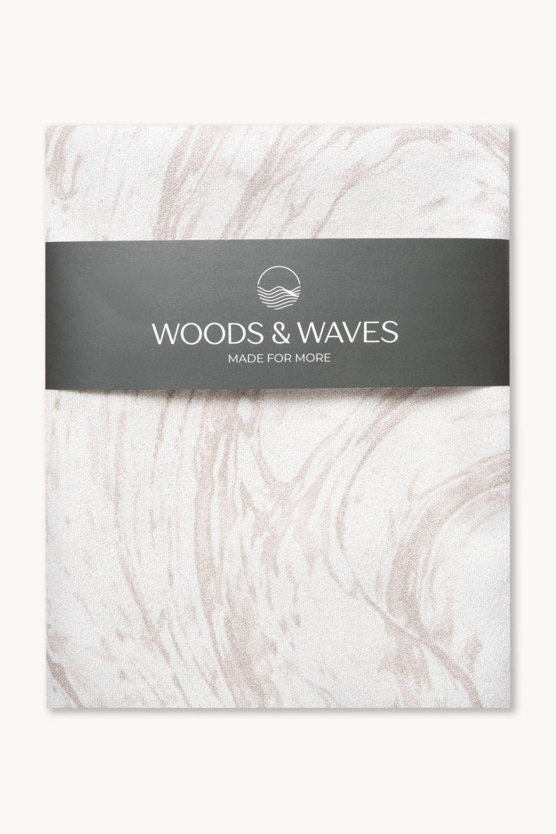 Ivory Flow - Sporthandtuch mit Magnet & Zipper-Tasche - woodsandwaves.co