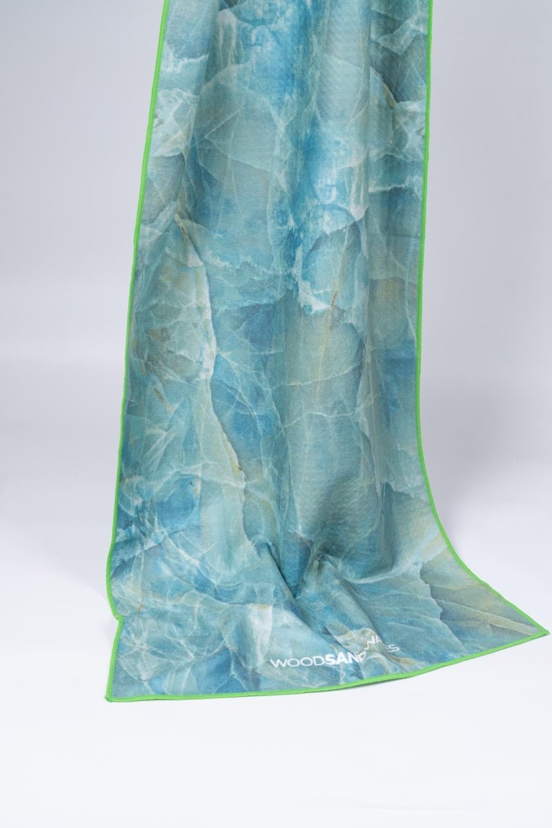 Jade Healing - Rutschfestes Yoga - Handtuch mit Silikon - Noppen - woodsandwaves.co