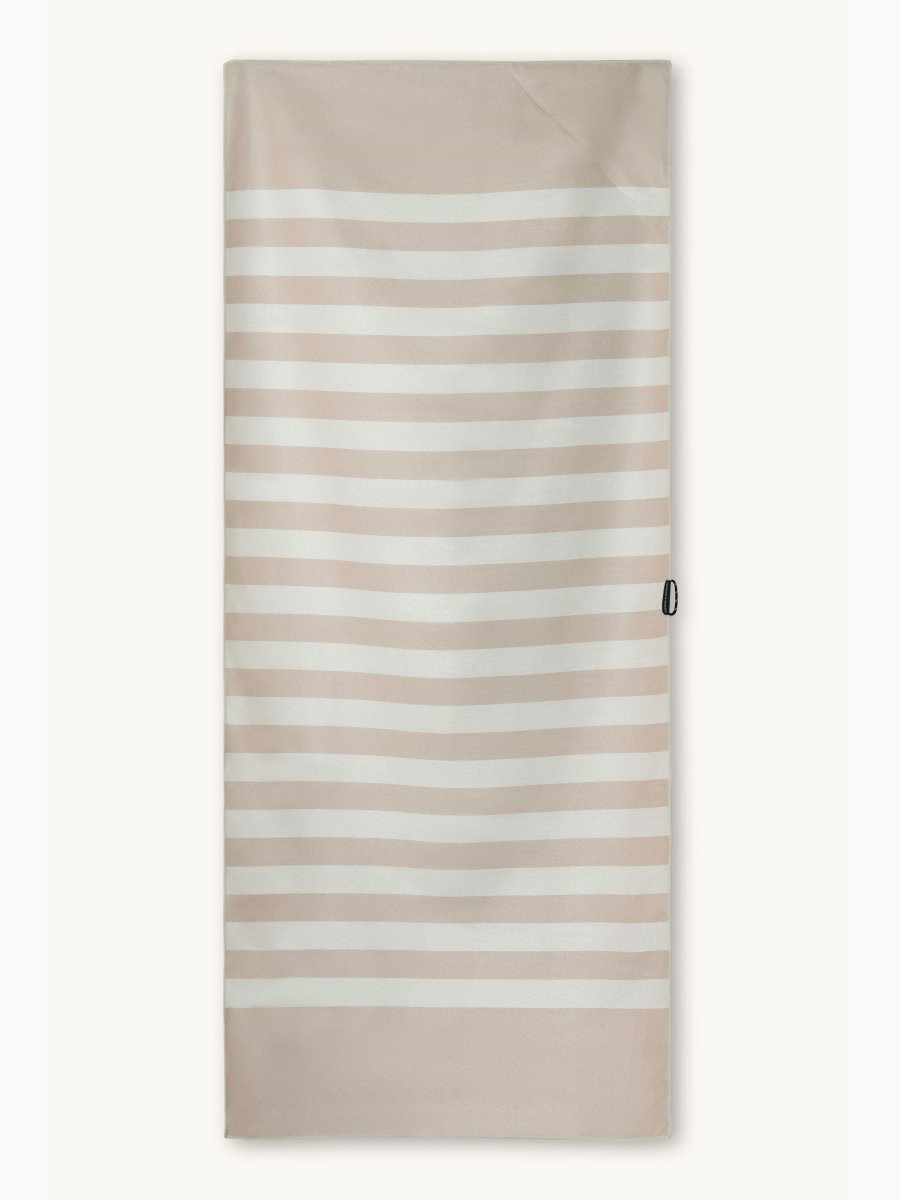 Morning Sand - Schnelltrocknendes Reise - und Strandtuch mit Geheimfach - woodsandwaves.co