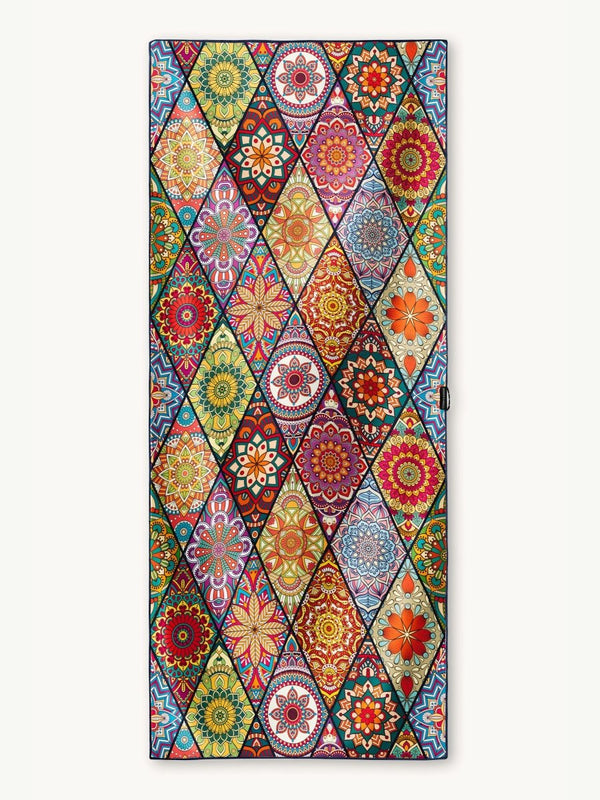 Mosaics - Schnelltrocknendes Reise - und Strandtuch mit Geheimfach - woodsandwaves.co