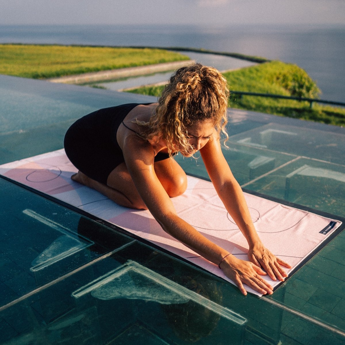 Patient Path - Rutschfestes Yoga - Handtuch mit Silikon - Noppen - woodsandwaves.co