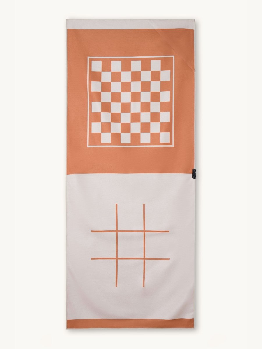 Play Me - Schnelltrocknendes Reise - und Strandtuch mit Geheimfach - woodsandwaves.co