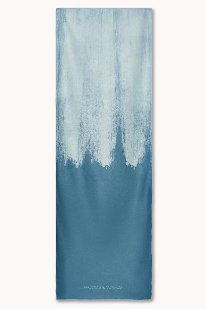 Pulse Blue - Rutschfestes Yoga-Handtuch mit Silikon-Noppen - woodsandwaves.co
