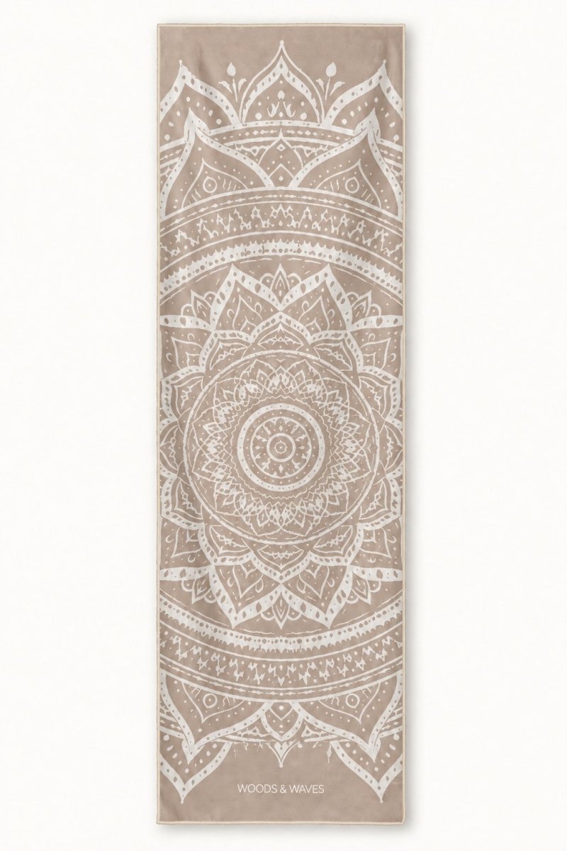 Serenity - Rutschfestes Yoga-Handtuch mit Silikon-Noppen - woodsandwaves.co
