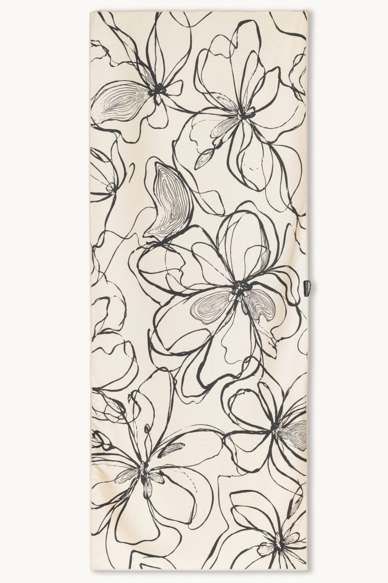 Silent Bloom - Saunatuch aus Premium Mikrofaser (200 x 80 cm) - woodsandwaves.co