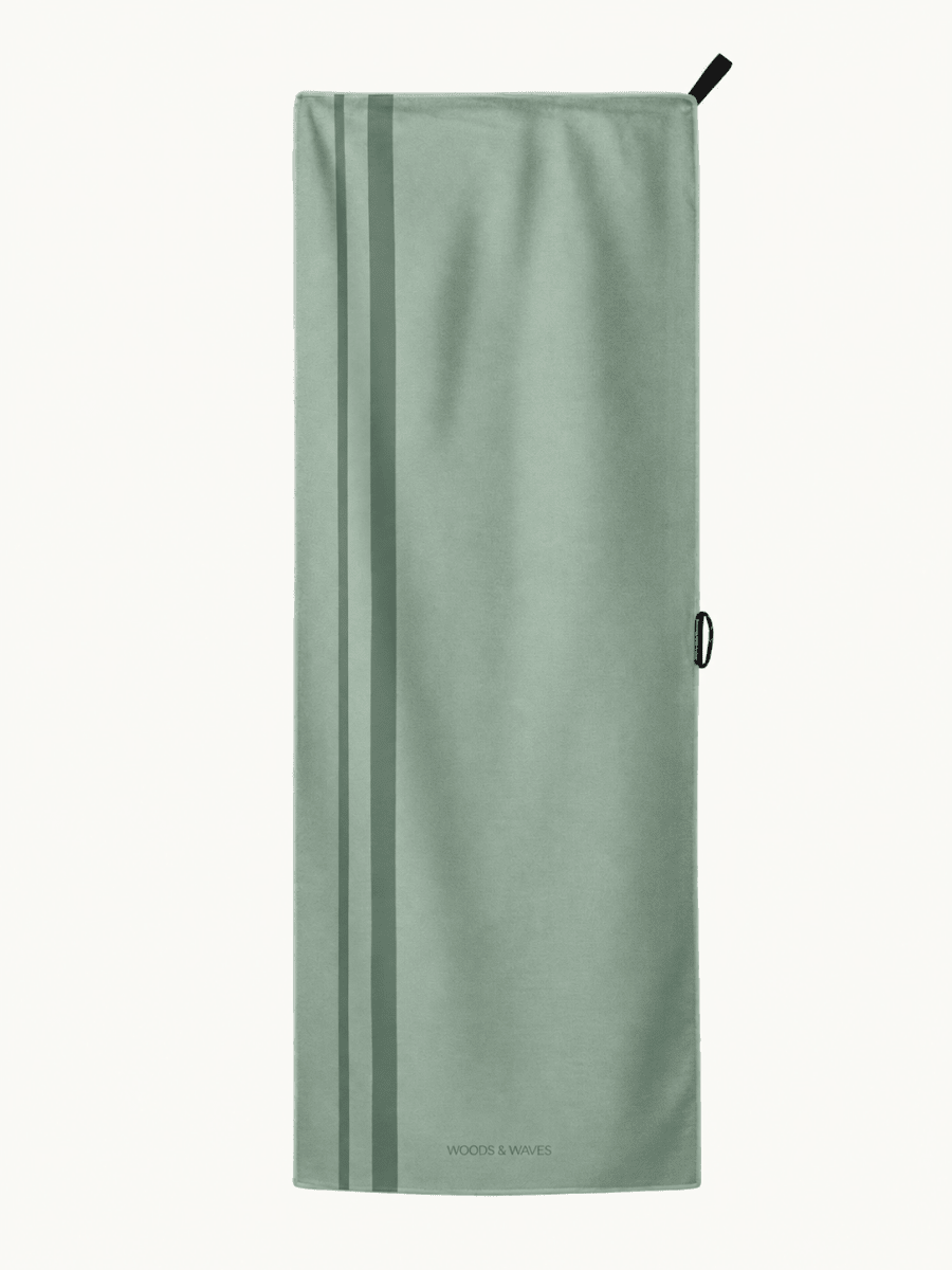 Sporthandtuch Bay mit Magnet & Zipper-Tasche - Premium Grip 2.0 - woodsandwaves.co