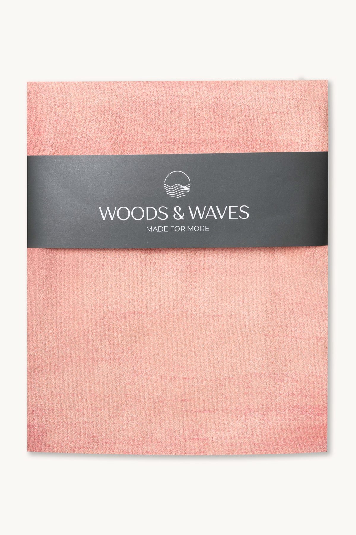 Pulse – Sporthandtuch mit Magnet & Zipper-Tasche, gefaltet mit Banderole – Woods & Waves