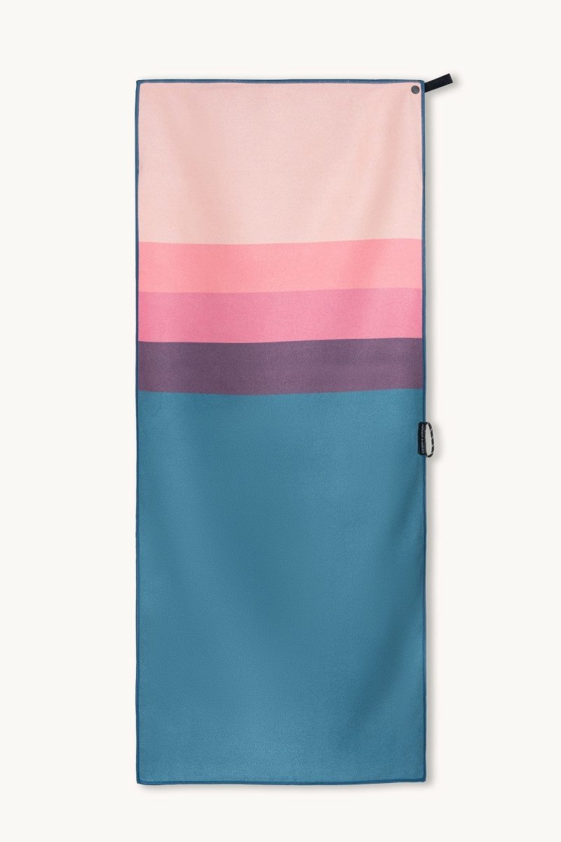 Sunset State - Sporthandtuch mit Magnet & Zipper-Tasche - woodsandwaves.co