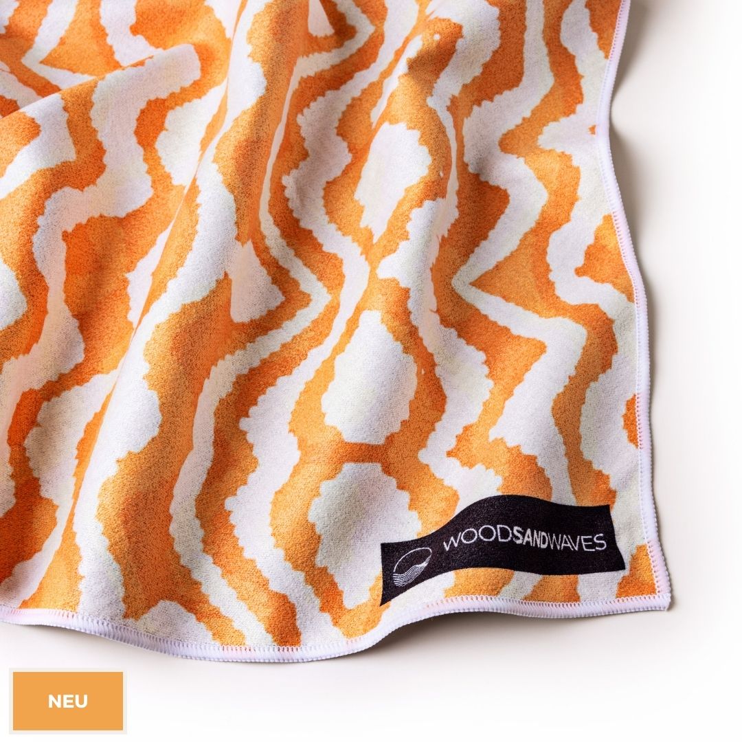 Sunset Waves - Stranddecke XXL - leicht, kompakt & sandabweisend - woodsandwaves.co