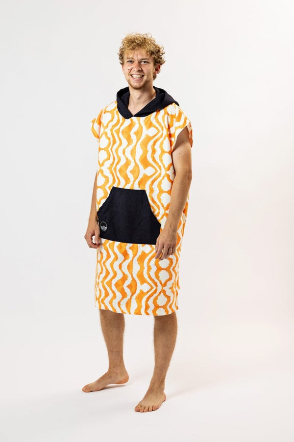 Surf - Poncho - für Frauen & Männer - aus schnelltrocknender und leichter Mikrofaser - woodsandwaves.co