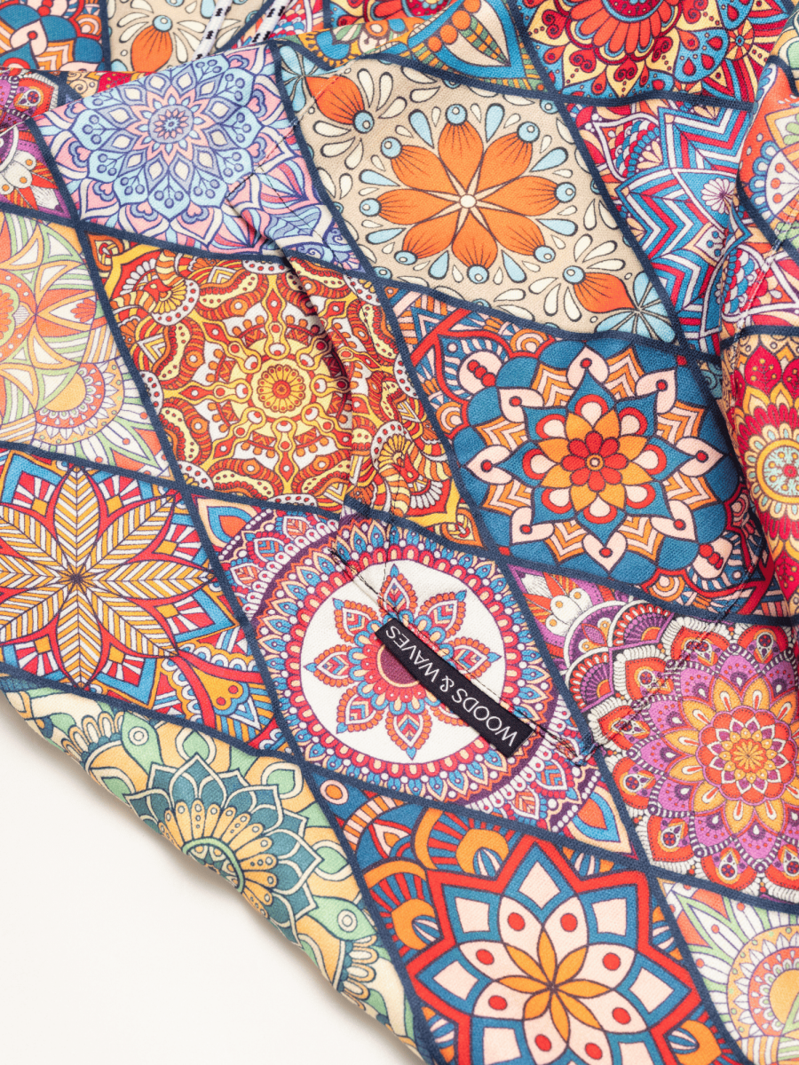 Surf - Poncho - für Frauen & Männer - aus schnelltrocknender und leichter Mikrofaser - woodsandwaves.co