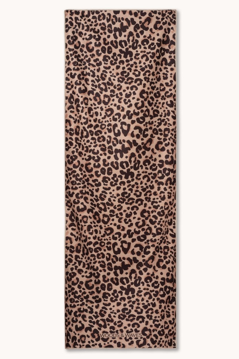 Wild Instinct - Rutschfestes Yoga-Handtuch mit Silikon-Noppen - woodsandwaves.co