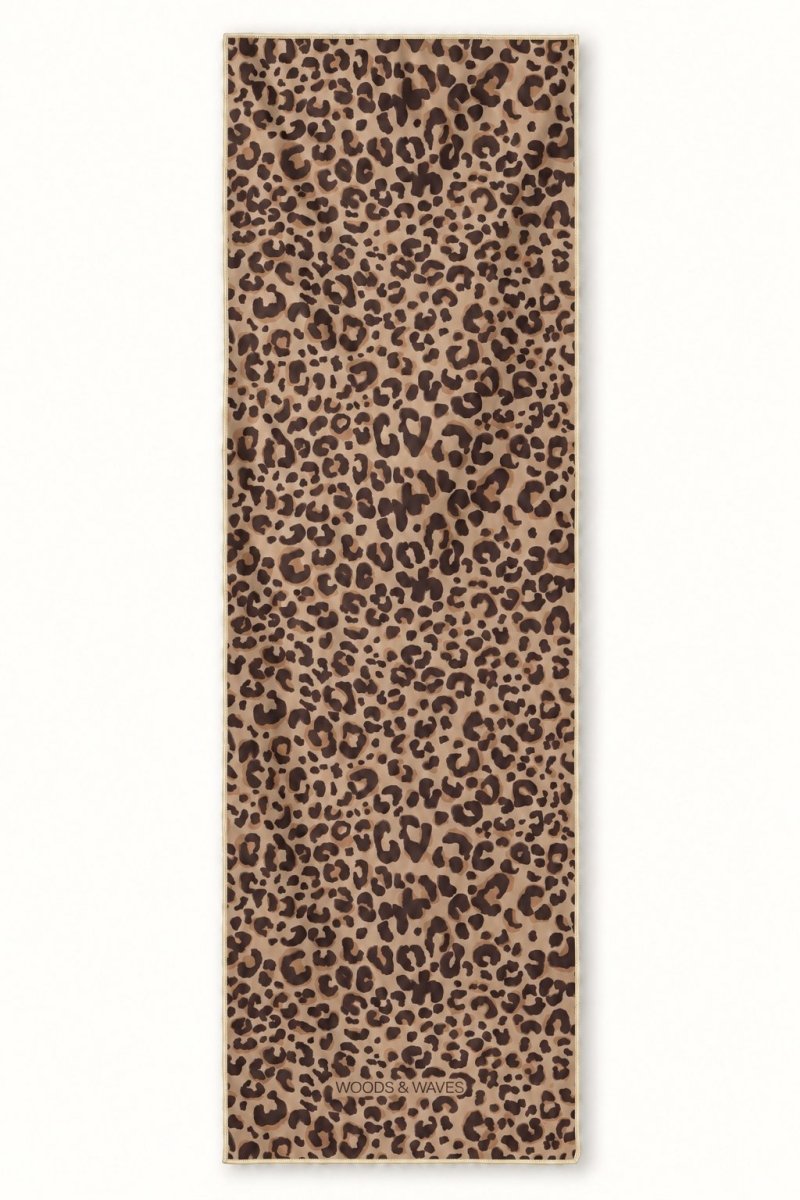 Wild Instinct - Rutschfestes Yoga-Handtuch mit Silikon-Noppen - woodsandwaves.co