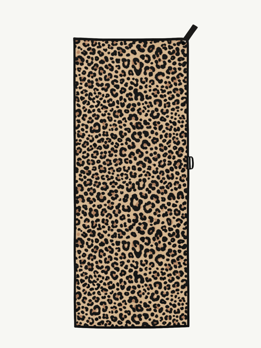 Wild Workout - Sporthandtuch mit Magnet & Zipper - Tasche - woodsandwaves.co