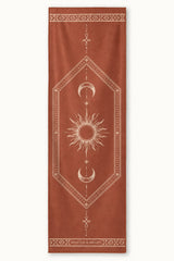 Celestia – Rutschfestes Yoga-Handtuch mit Silikon-Noppen, ausgebreitet – Woods & Waves