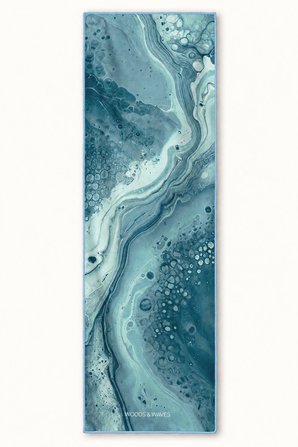 Motion – Rutschfestes Yoga-Handtuch mit Silikon-Noppen, ausgebreitet – Woods & Waves